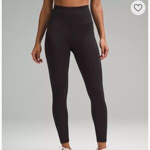 Lululemon Wunder Train High-Rise Tight with Pockets 25"
.